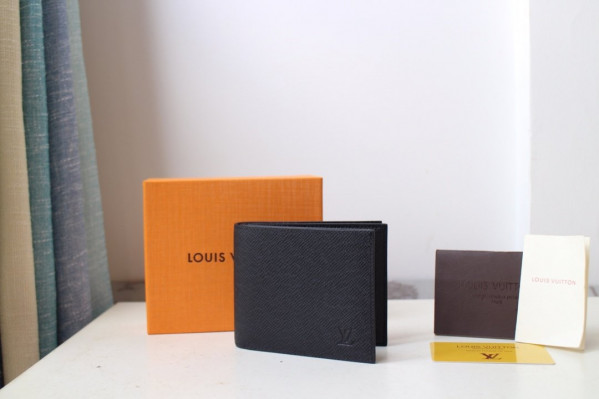 l**is V*t*n amerigo wallet