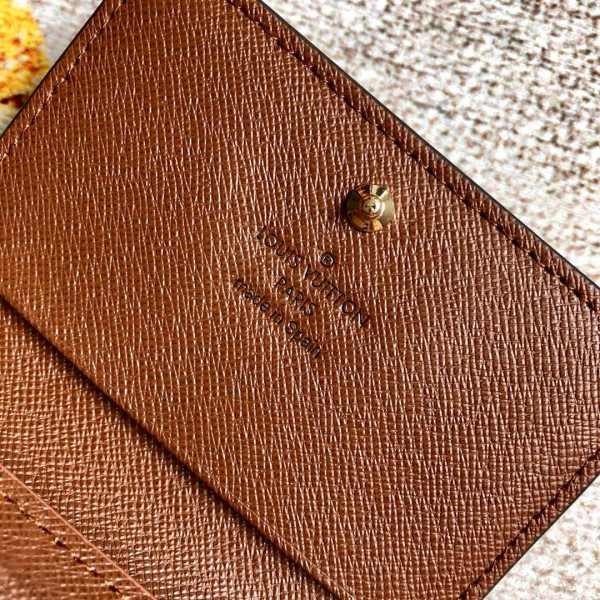 l**is V*t*n envelope business card holder