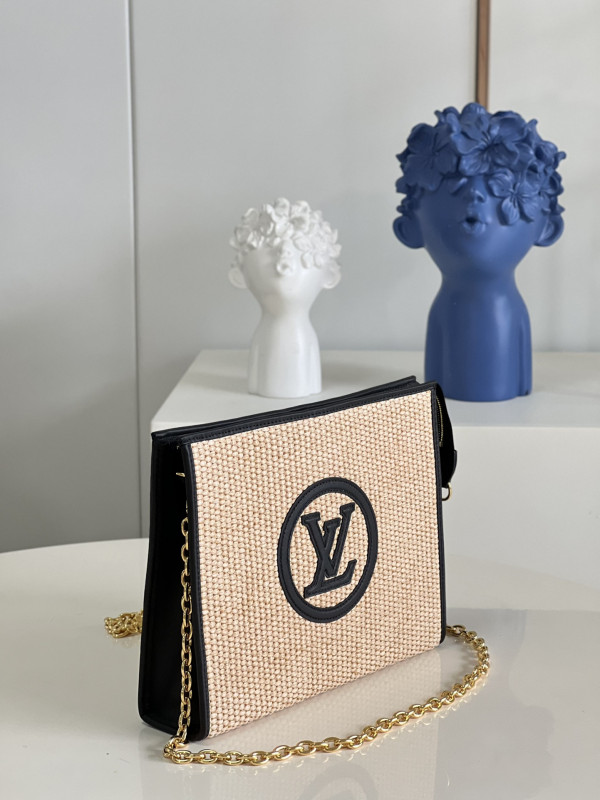 l**is V*t*n toiletry pouch on chain