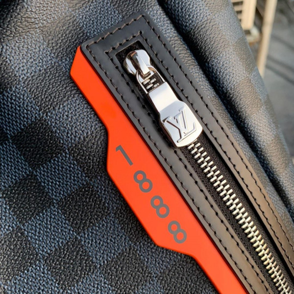 l**is V*t*n backpack