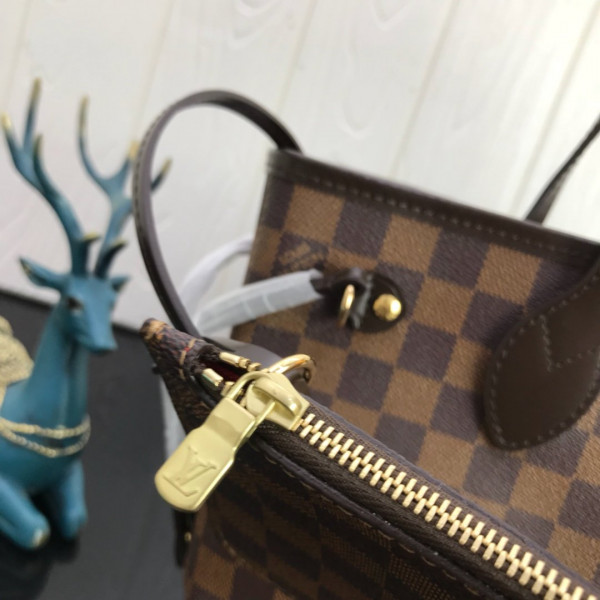 l**is V*t*n neverfull pm