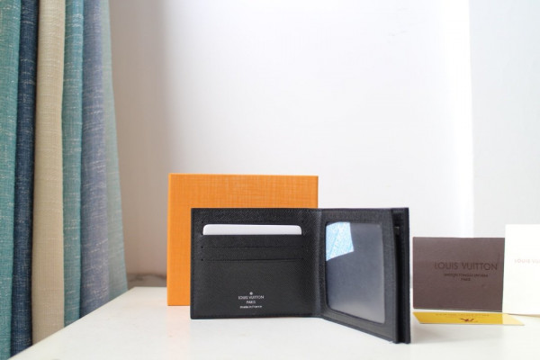 l**is V*t*n amerigo wallet