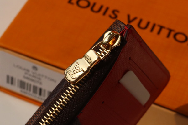 l**is V*t*n card holder recto verso
