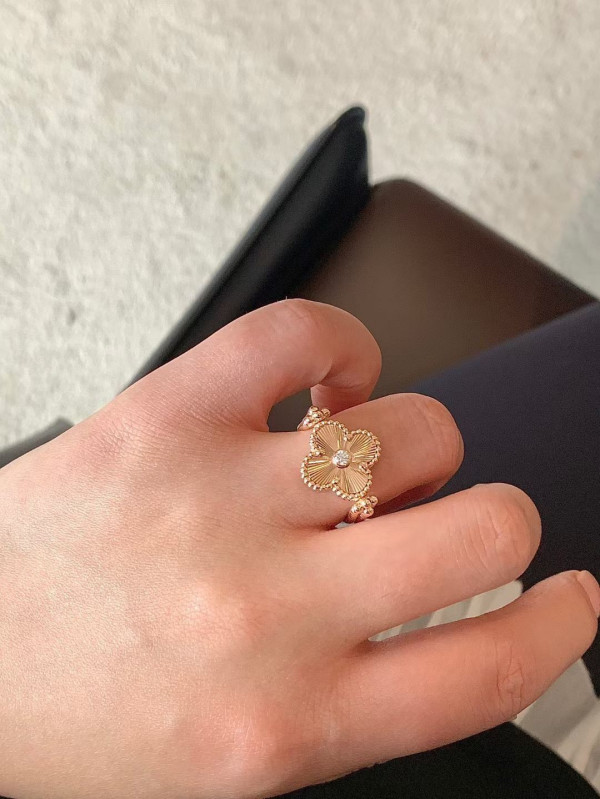 Van Cleef & Arpels Perlée Reversible Ring