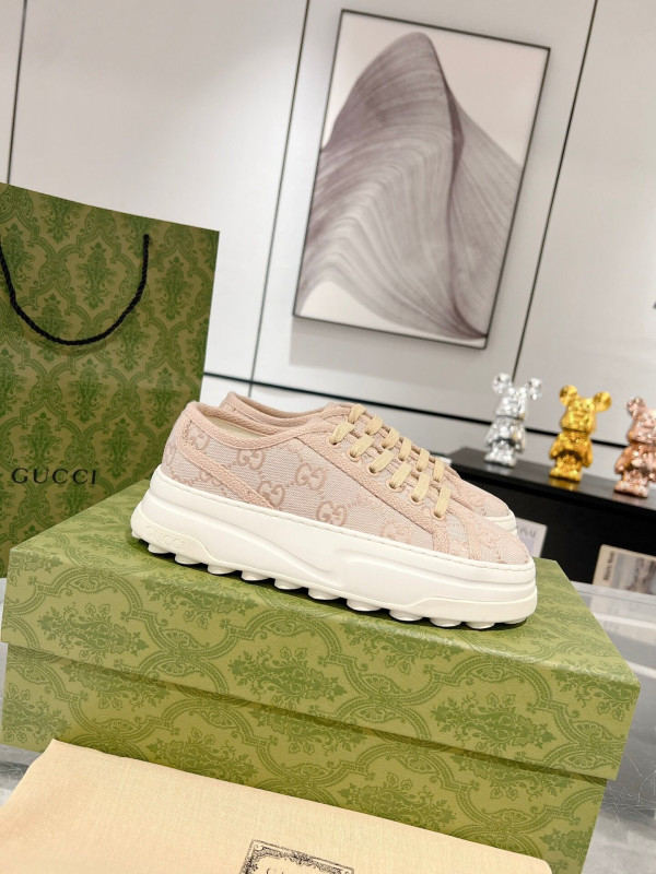 G*u*i sneaker
