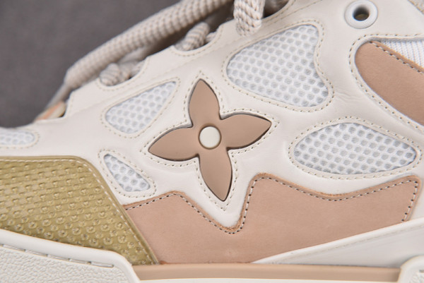l**is V*t*n sneakers