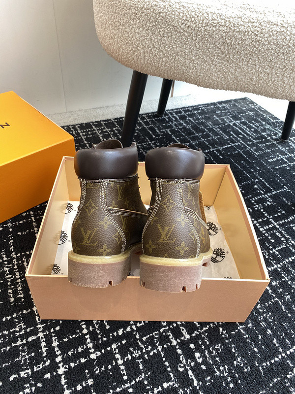 l**is V*t*n boots