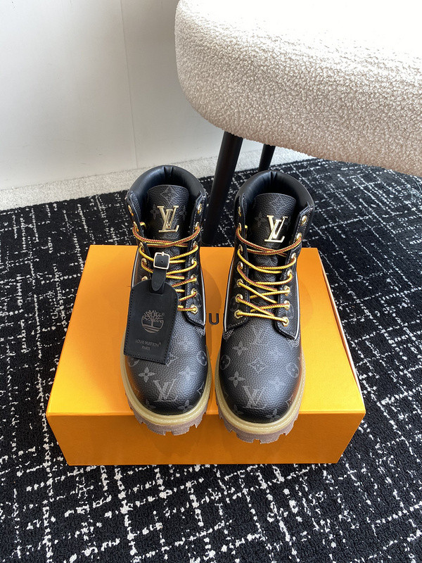 l**is V*t*n boots