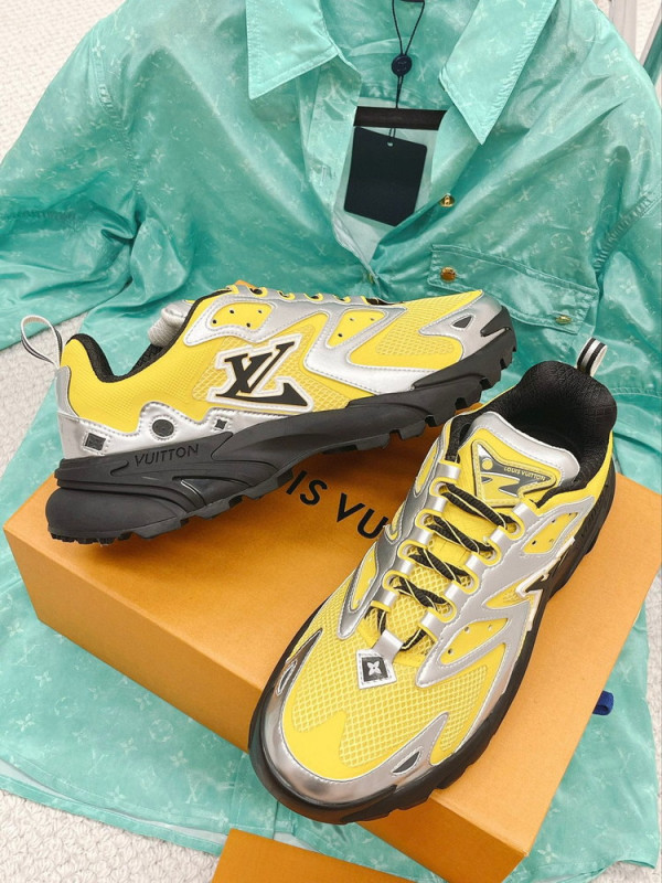 l**is V*t*n runner tatic sneaker