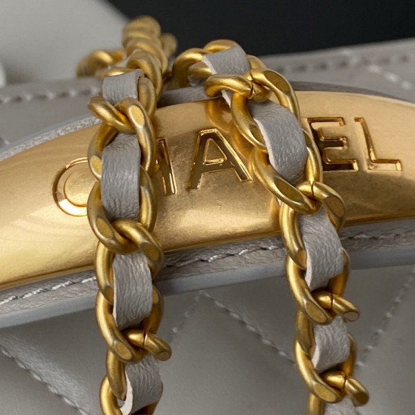 CL VANITY WITH CHAIN