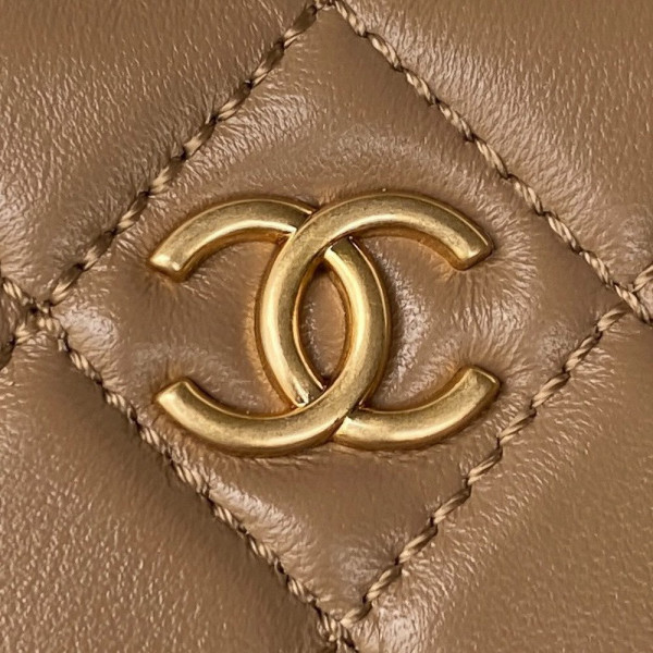 CL VANITY WITH CHAIN