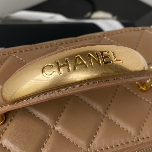CL VANITY WITH CHAIN