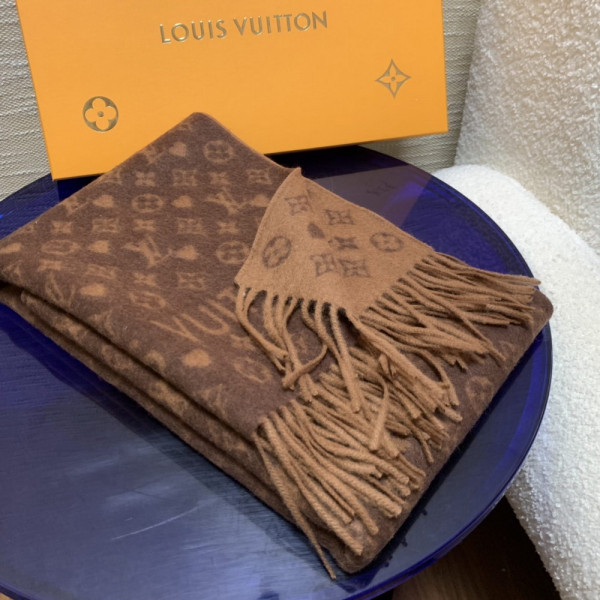 l**is V*t*n game on scarf
