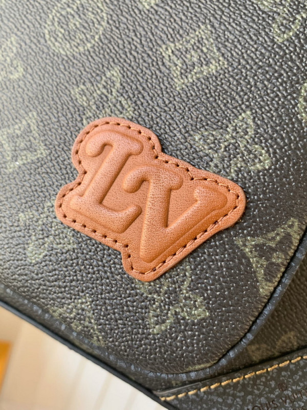 l**is V*t*n trio messenger