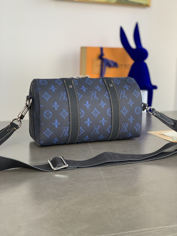 l**is V*t*n city keepall