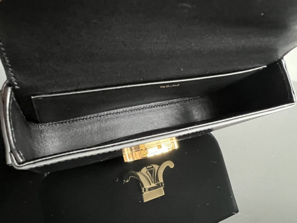 Ce**e chain shoulder bag triomphe