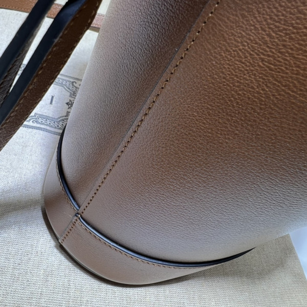 G*u*i diana small bucket bag