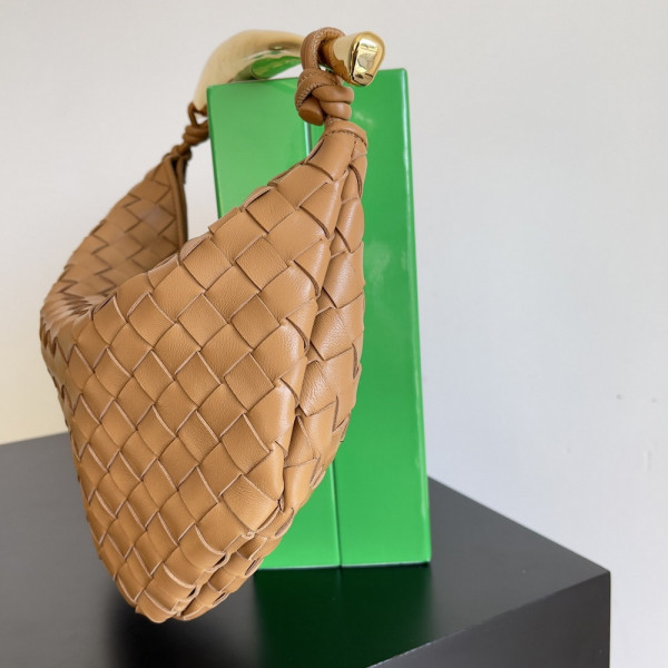 Bo*te*ga ve*ne*ta classic sardine top handle bag