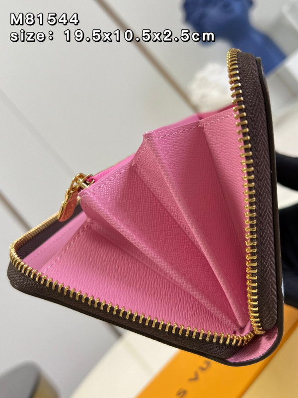 l**is V*t*n zippy wallet