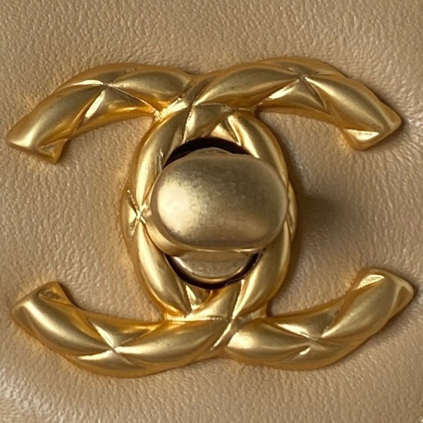 CL FLAP BAG WITH TOP HANDLE