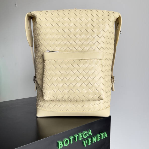 Bo*te*ga ve*ne*ta arco backpack