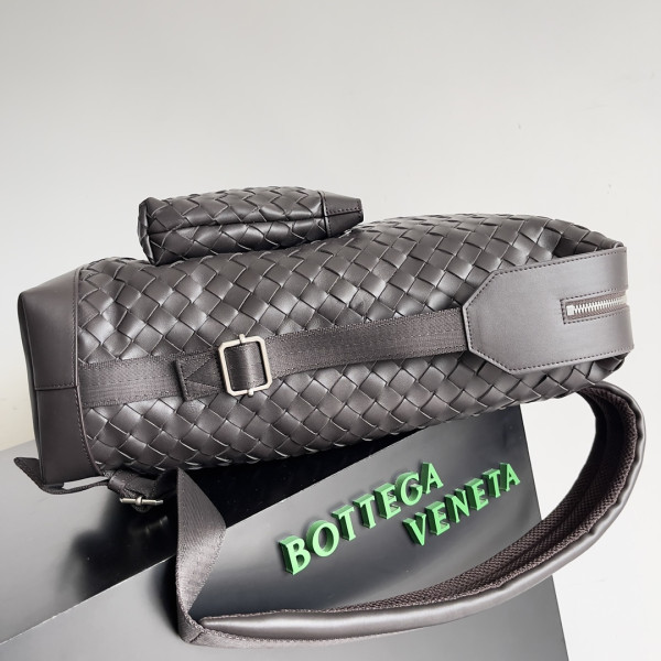 Bo*te*ga ve*ne*ta arco backpack