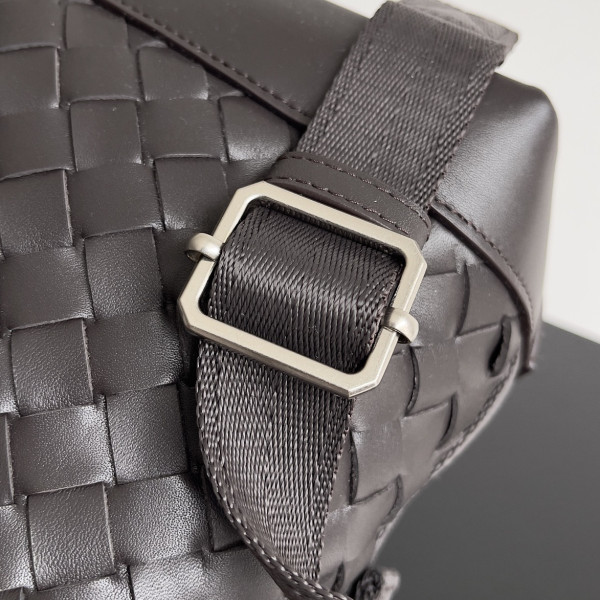 Bo*te*ga ve*ne*ta arco backpack
