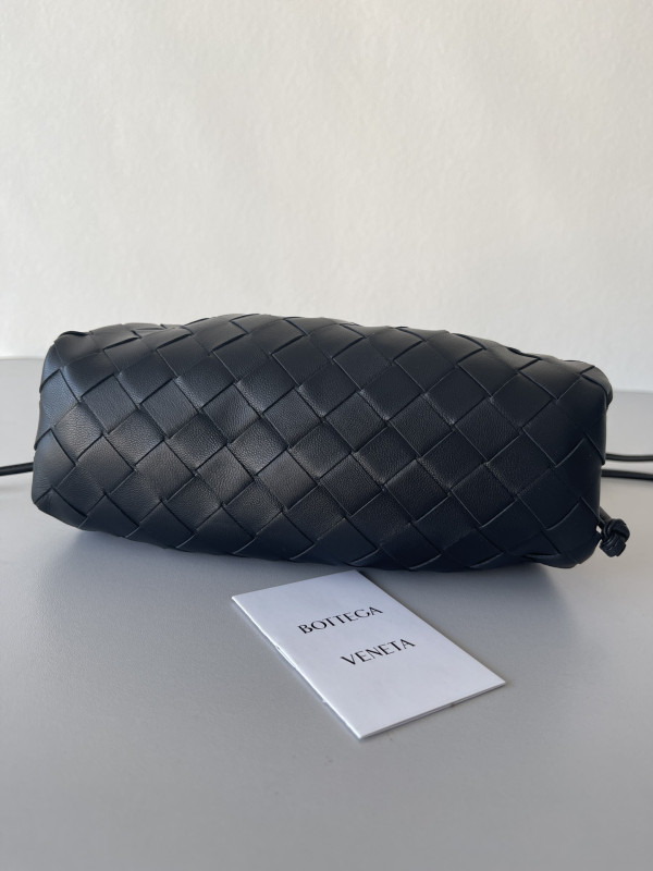 Bo*te*ga ve*ne*ta mini pouch