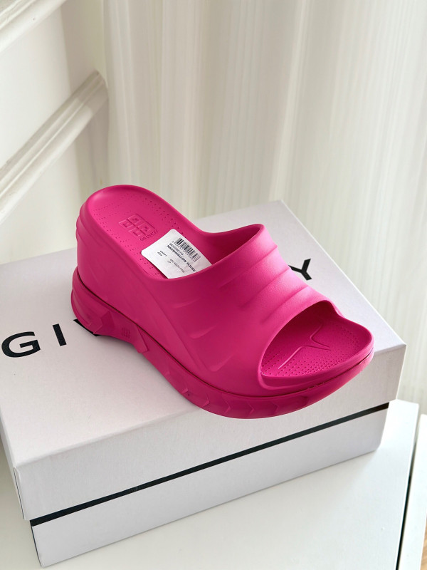 GIVENCHY sildes