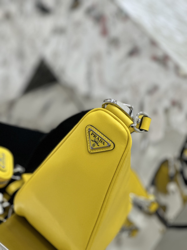 Pra*a triangle bag