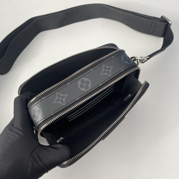 l**is V*t*n alpha wearable wallet