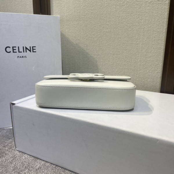 Ce**e chain shoulder bag triomphe