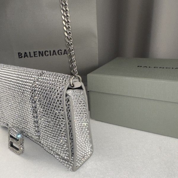 Ba*len*cia*ga hourglass wallet on chain