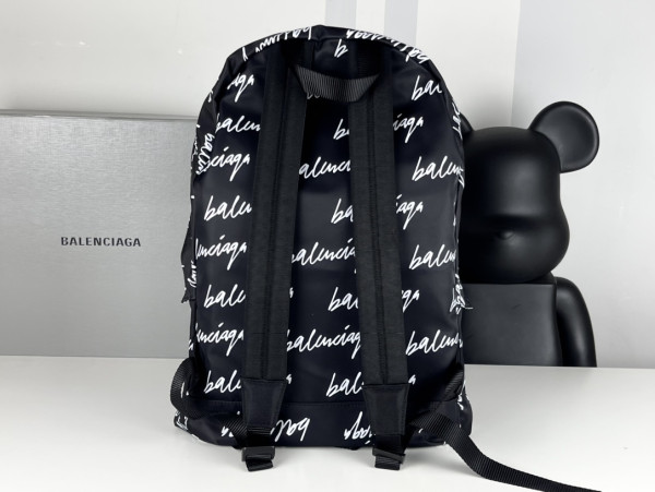 Ba*len*cia*ga backpack