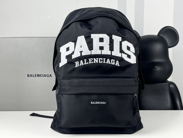 Ba*len*cia*ga backpack
