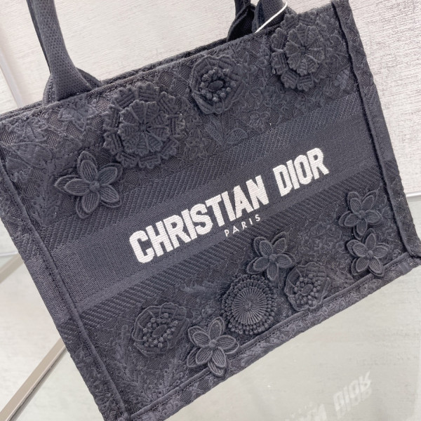 small D*or book tote