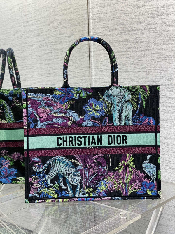 large D*or book tote
