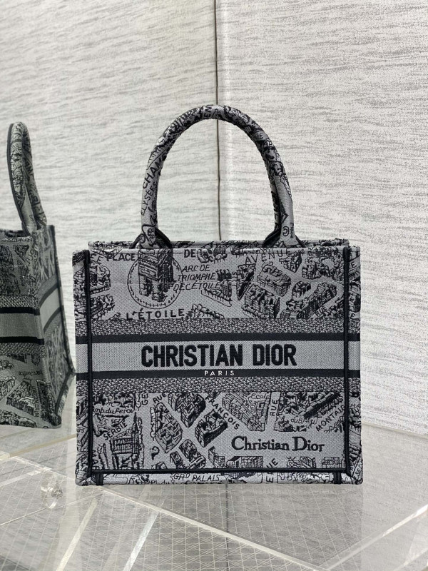 small D*or book tote
