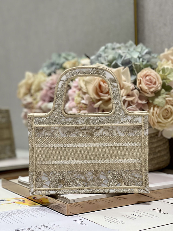 D*or book tote mini
