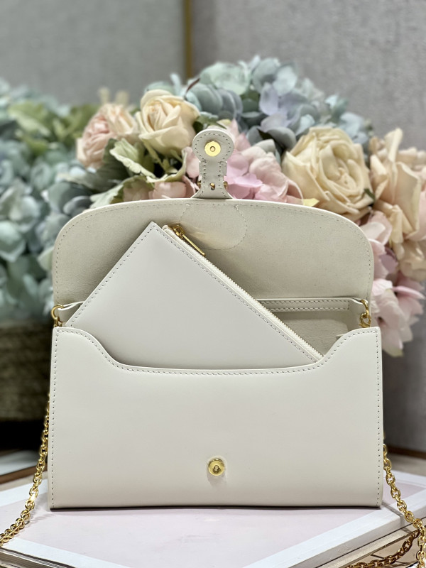 D*or bobby east-west pouch with chain