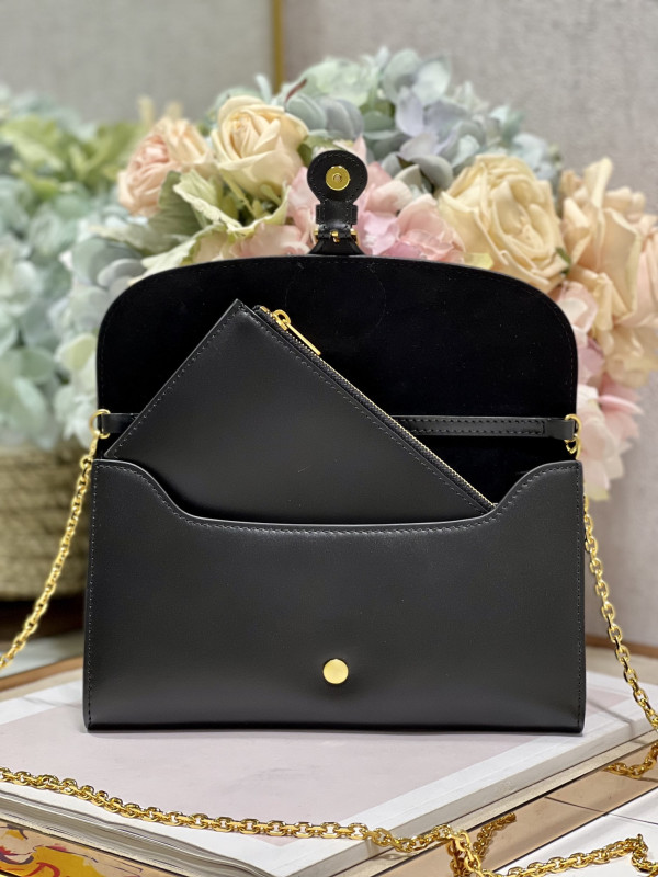 D*or bobby east-west pouch with chain