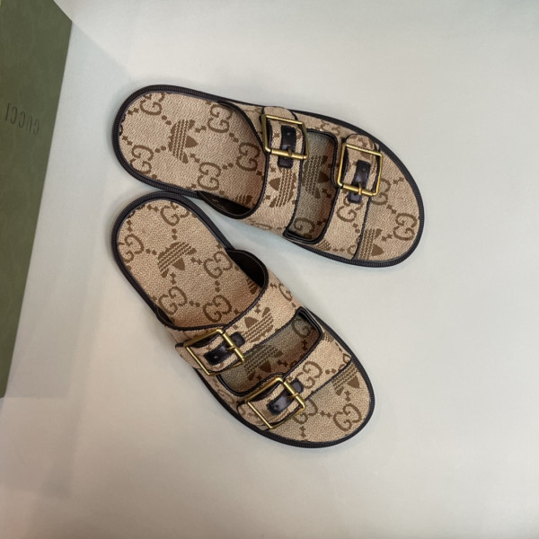G*u*i slipper