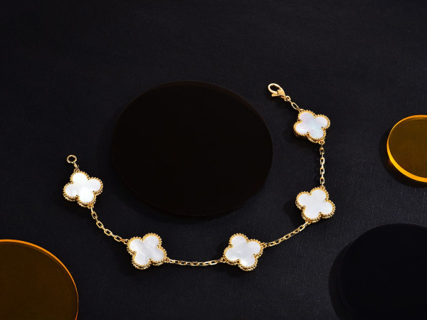 Van Cleef & Arpels Perlée BRACELET