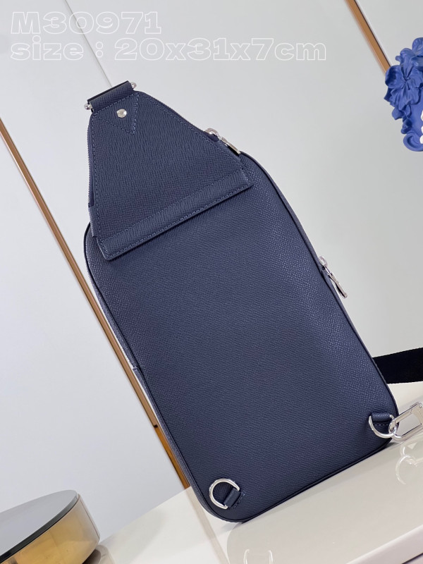 l**is V*t*n avenue slingbag nm