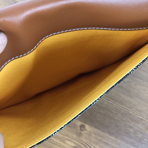 Go*ard commando envelope clutch