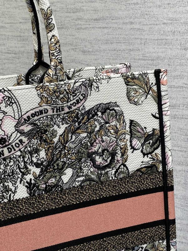 large D*or book tote