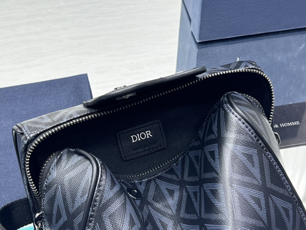 D*or lingot toiletry bag