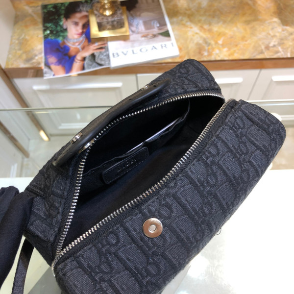 D*or lingot toiletry bag