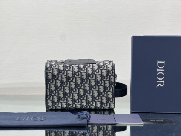 D*or lingot toiletry bag