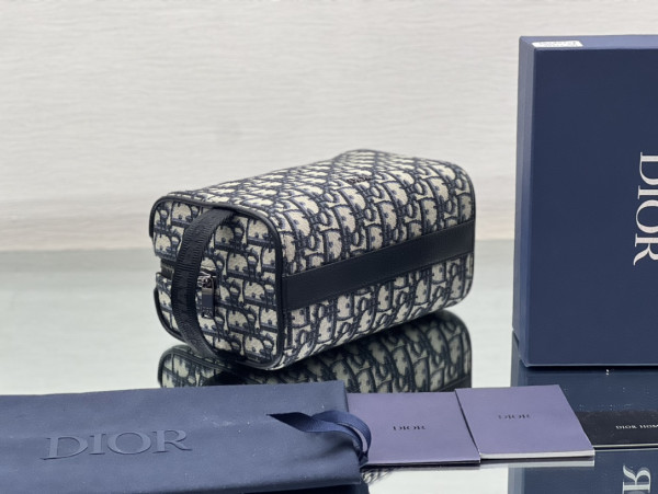 D*or lingot toiletry bag